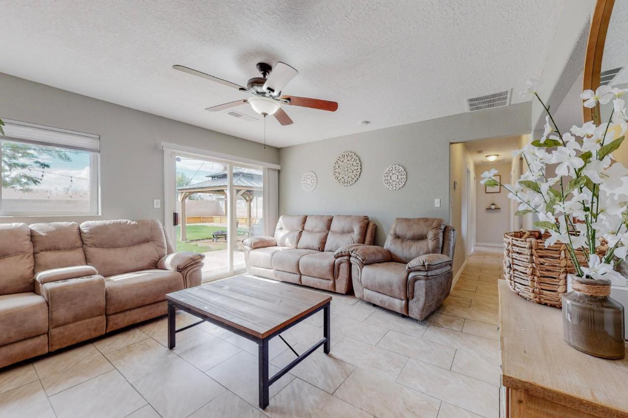 Comfortable 3-bedroom With Spacious Backyard Holiday home Albuquerque