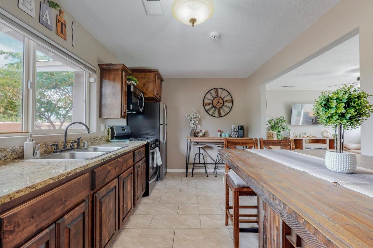 Holiday home Comfortable 3-bedroom With Spacious Backyard Albuquerque