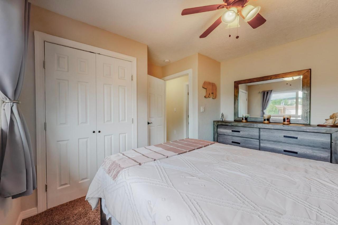 Comfortable 3-bedroom With Spacious Backyard * Albuquerque